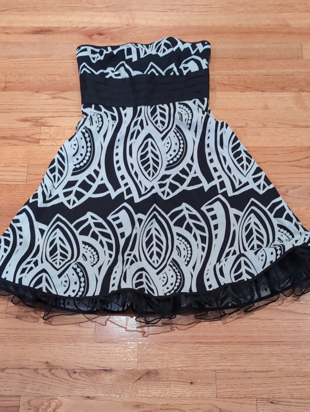Speechless Black and White Strapless Patterned Party Dress